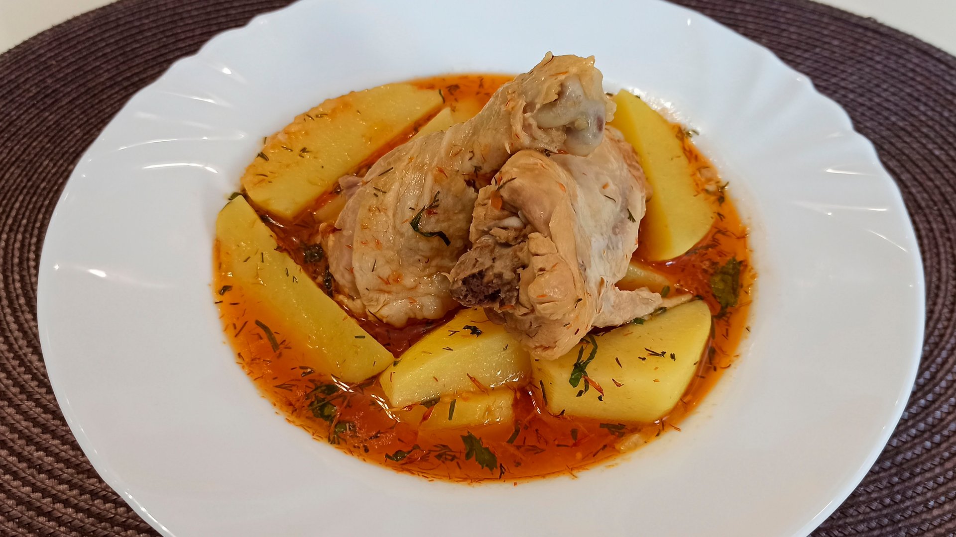 Соус с картошкой и курицей! Отличный вариант вкусного обеда! смотреть онлайн