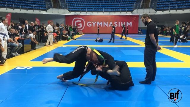 Магомет Матиев VS Антон Селезнев . Gymnasium Absolute (Gymnaciu, Cip XII)