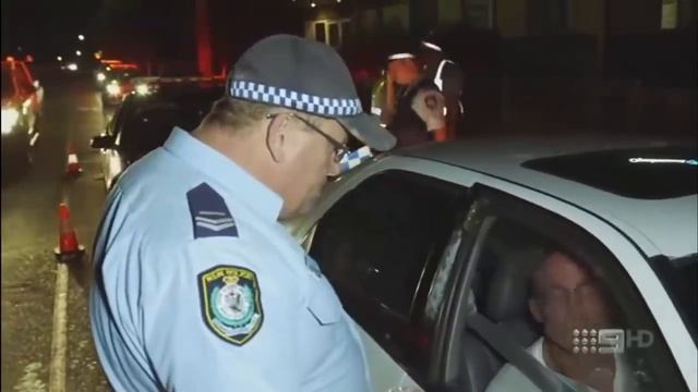 Man drinking open container blows 0.00 RBT смотреть онлайн