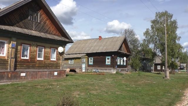 Деревни в глубинке России. Деревня Марково. Красивые старинные дома. Заброшенная деревянная церковь смотреть онлайн