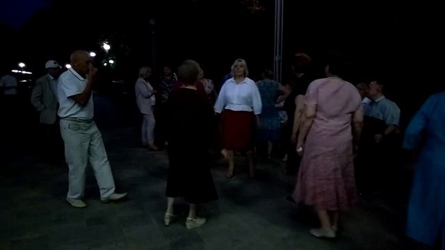 1655, частушки, гармошка, народные танцы, под гармонь, жители Орла поют, танцуют в горсаду, парк, смотреть онлайн