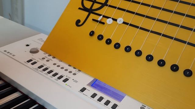 תרגיל לפיתוח שמיעה בשיעור פסנתר. Развитие музыкального слуха. смотреть онлайн