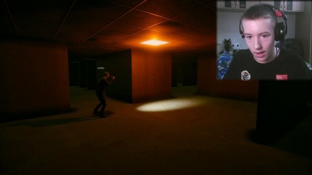 Как мы попали в The Backrooms ??? (Inside the backrooms) смотреть онлайн