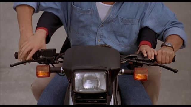 Hard Target - Town Shootout & Chase Scene (1440p) смотреть онлайн