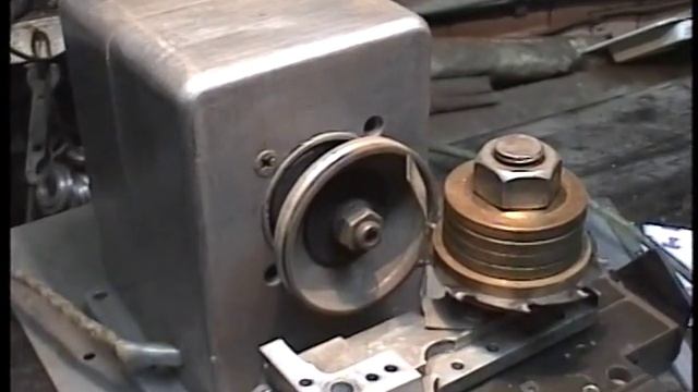 Самодельный заточной станок ЭЗС-1 для самодельных супертонких 0.8 мм. твердосплавных пил. смотреть онлайн