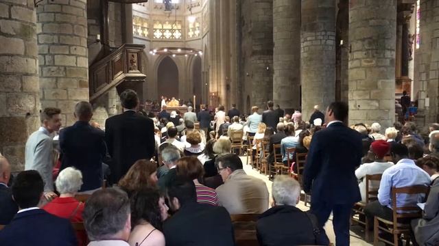 Богослужение в Сен Брие смотреть онлайн