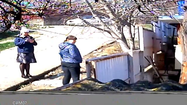 Оборзели УВИД лезит в дом не первый раз ,руководитель говорит могут в чужой дом лезь! А как же