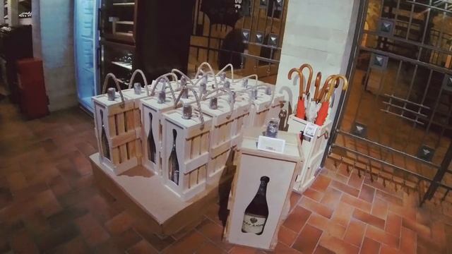 Абрау-Дюрсо / ЧТО ПРОДАЮТ в фирменном магазине "Грот" смотреть онлайн