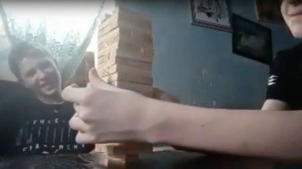 любители Бетховена играют в Дженга #дженга  #игра