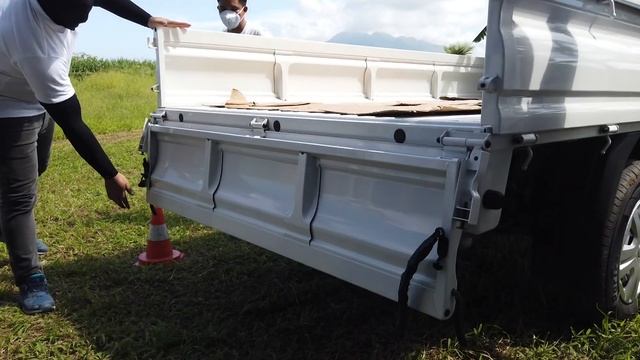 Kia K 2500 4x4, Drop side at Crew Cab Test Drive смотреть онлайн