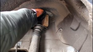 Hyundai ix35 Хендай Ай Икс 35 2011 года Замена опоры заднего амортизатора