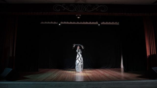 Desert Foxes Tribe (Юлия Акопян) | American Tribal Style®-диалект с мечами смотреть онлайн