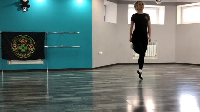 Ирландские танцы- обучение. Урок 1 смотреть онлайн
