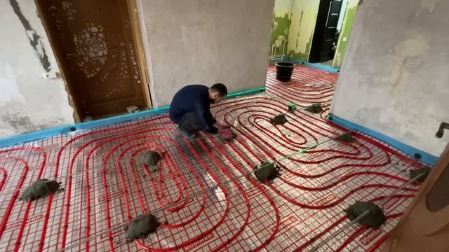 УСТАНАВЛИВАЕМ МАЯКИ ДЛЯ ЗАЛИВКИ ПОЛА В ДЕРЕВЕНСКОМ ДОМЕ! РЕМОНТ ПРОДОЛЖАЕТСЯ! ЖИЗНЬ ПРОСТЫХ ЛЮДЕЙ!