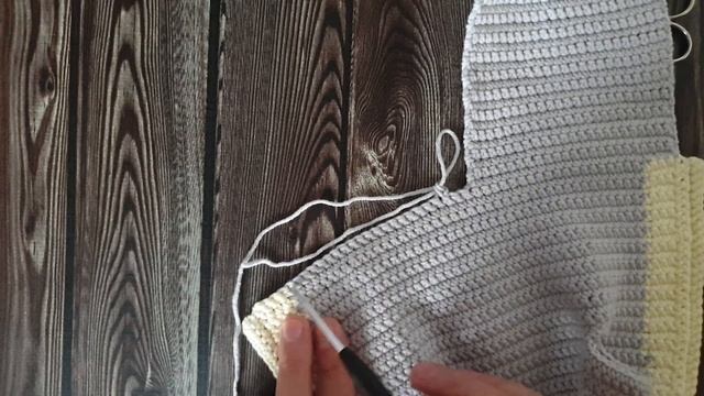 Костюм зайчика для куклы. Мк крючком #одежда_для_куклы смотреть онлайн