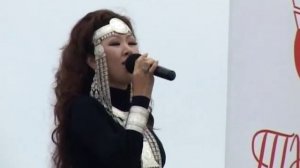 KIIN 2009 Ый Кыыhа - Олох эргиирэ (LIVE KiiN-Хит)