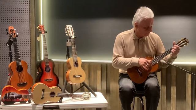 Mahalo Ukulele смотреть онлайн