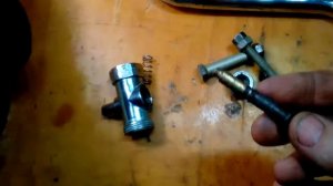 На смесителе потёк или заклинил переключатель душ кран I Как его разобрать