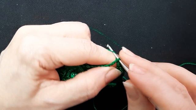 Урок 6. Блуза "Малахитовая бабочка". Большое перо павлина с бусинкой (2). Crochet Ирландское кружев смотреть онлайн