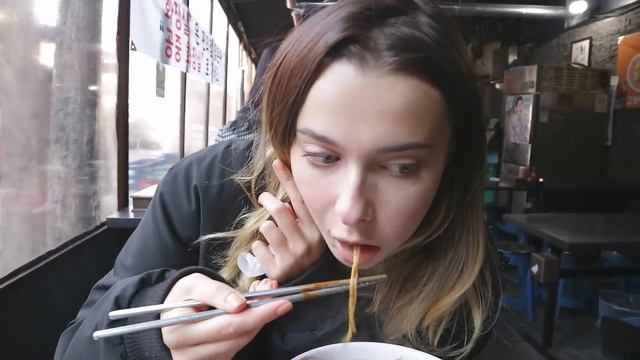 VLOG: Прогулка По Сеулу/ Корейская Черная Лапша Чачжан Мен/ Сэндвич С Клубникой? смотреть онлайн