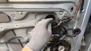 Шумоизоляция дверей ГОЛЬФ 4 Как разобрать двери  и  замена бокового стекла ,VW golf