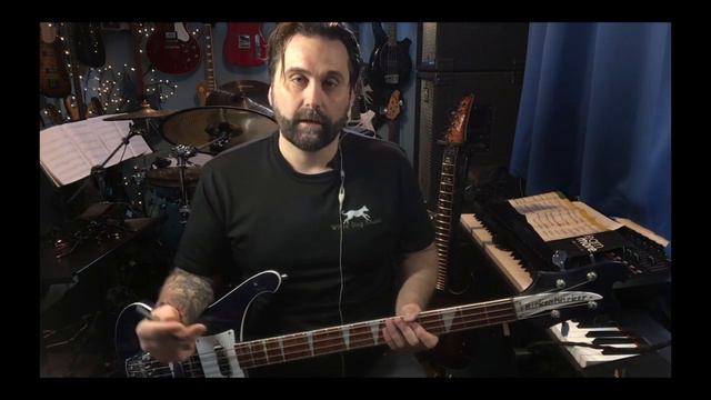 This Is Why Rickenbackers Are The Most Overrated Basses EVER! смотреть онлайн