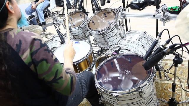 Mic Check- Toms (MD421, SM57 & M201 TG) смотреть онлайн