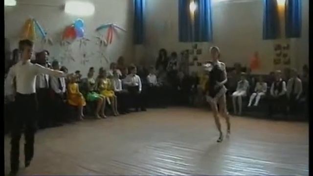 Танцевальный клуб Сенеж в ДК Испытатель. 06.2006 смотреть онлайн