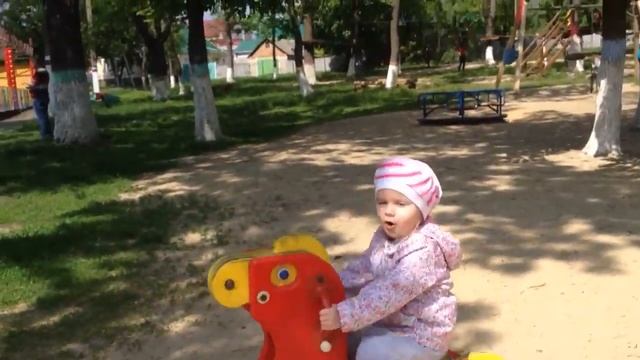 Анна в детском парке в Валуйках Белгородской области смотреть онлайн