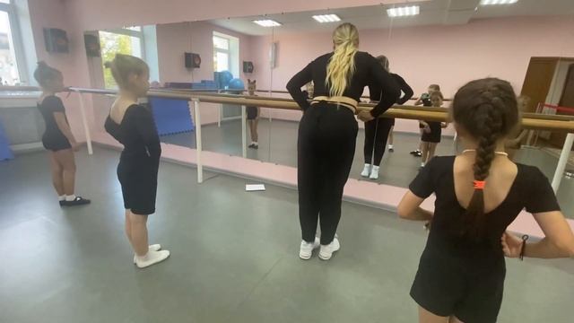 ИПСИЛОН и ЛЯМБДА. «Башмаки» смотреть онлайн