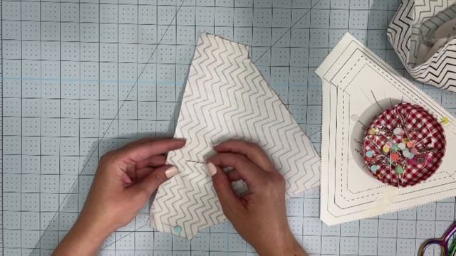 Easy Dog Bandana Pattern with Sewing Instructions + Tutorial | DIY DOG COLLAR BANDANA смотреть онлайн