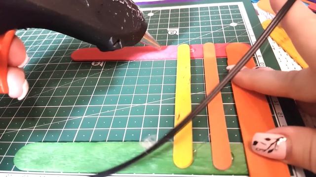 НОВОГОДНИЙ DIY МАНЕЖ ДЛЯ ХОМЯКА за 5 минут. Кот МАКС дарит новогодние подарки смотреть онлайн