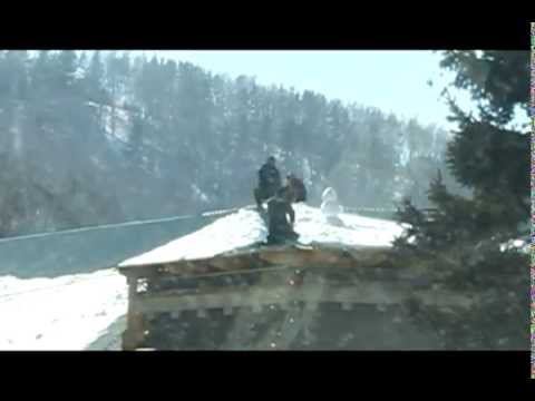 Снежки на крыше смотреть онлайн