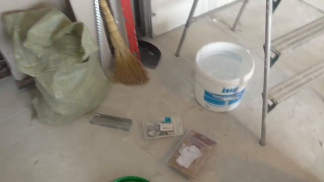 Устанавливаю дверь купе на новом объекте. смотреть онлайн