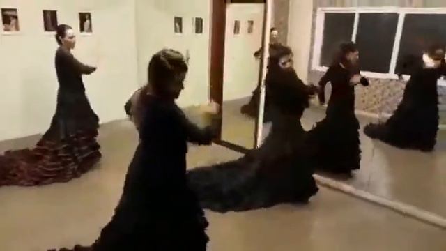 Aula de Bata de Cola - Básico смотреть онлайн