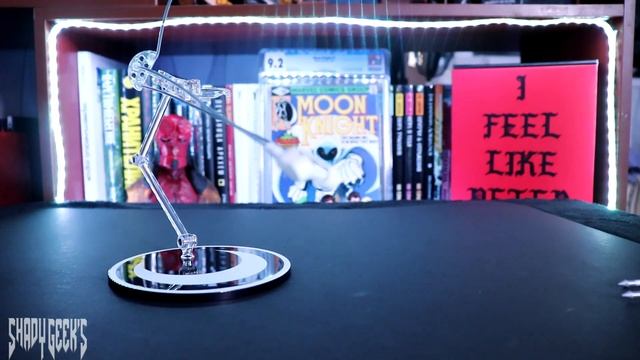 Фигурка Лунного Рыцаря от Mezco!