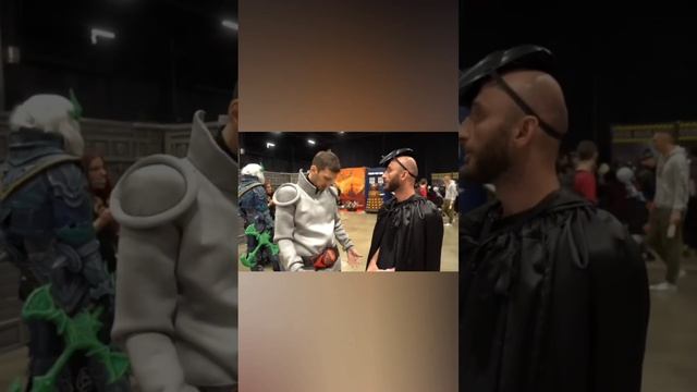 Омар и Человек Серебро | Омар в Большом городе #shorts смотреть онлайн