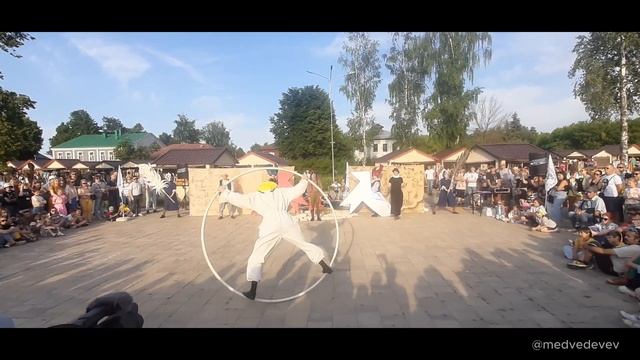 Фестиваль уличных театров в Суздале смотреть онлайн