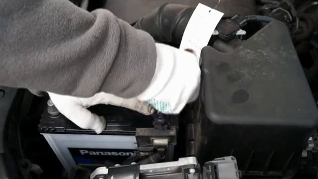Замена аккумулятора Toyota RAV4 смотреть онлайн