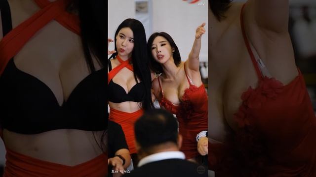 23-9-10 섹시한 레드 미니 원피스의 모델 손비로하, 송주아-오토살롱위크 에스알(Auto Salon Week SR Model Son & Song)-15 [4K] смотреть онлайн