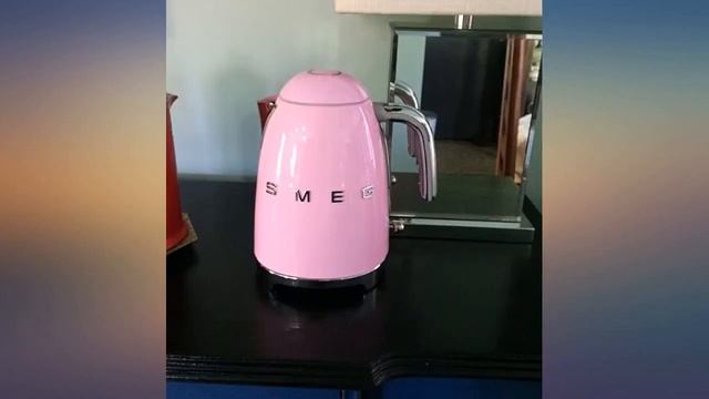 Smeg KLF03GOUS 50's Retro Style Aesthetic Electric Kettle with Embossed Logo review смотреть онлайн