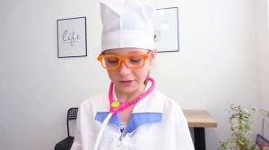 Ева Лиза и их игры в доктора - весёлые видео для детей (Новый Сборник)