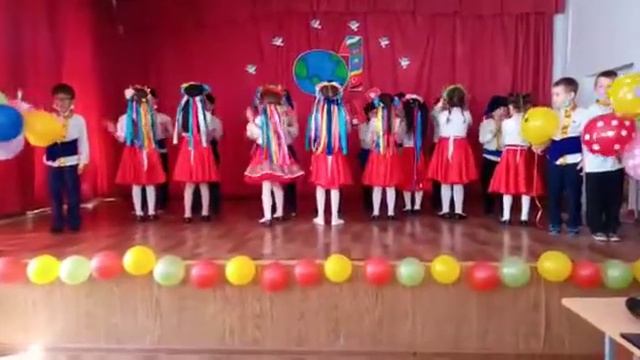 Наш весёлый хоровод. Щербаковская средняя школа имени Мариям Хакимжановой 1'б' класс. смотреть онлайн