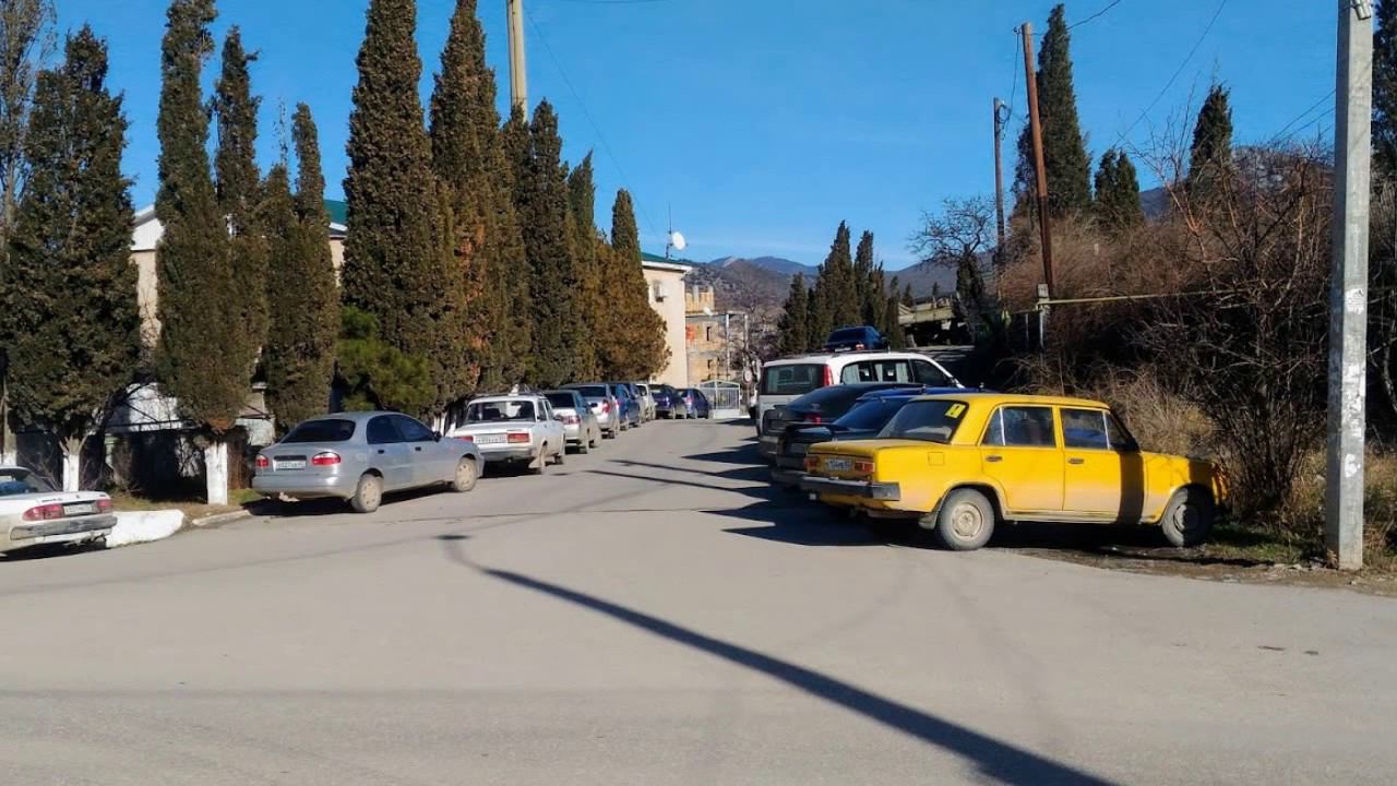 Крым Судак от автостанции в город по  Гвардейской улице