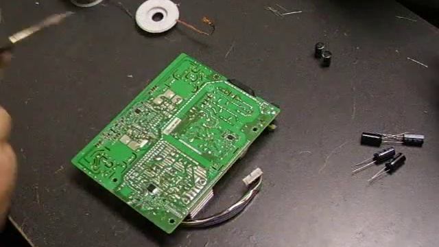 Repairing a Dell 1905FP - 1907FP monitor - Part 2 Board repair смотреть онлайн