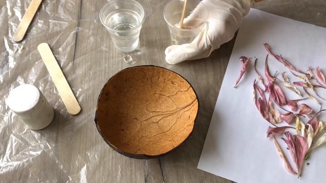 Как залить цветы эпоксидной смолой | Сухие и живые цветы в эпоксидной смоле смотреть онлайн