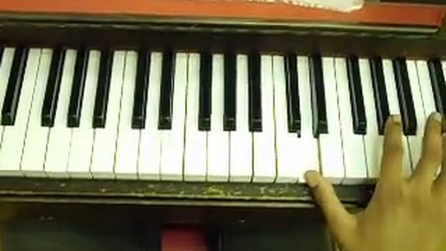 How to Play August Rush on piano (Tutorial 1). смотреть онлайн