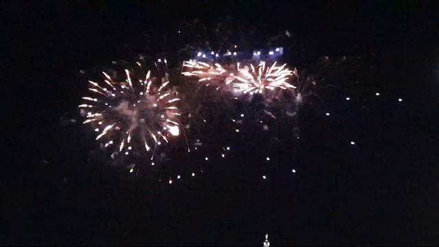 Световое шоу салют в г. Марсель (Взятие Бастилии) ч.1 формат 4k смотреть онлайн