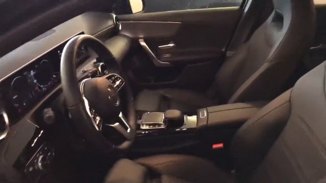 Mercedes classe A 180d Pack Night Sport смотреть онлайн