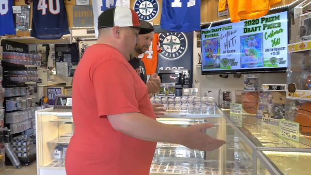 How He Started a $62,000/Month Business Selling Sports Cards смотреть онлайн